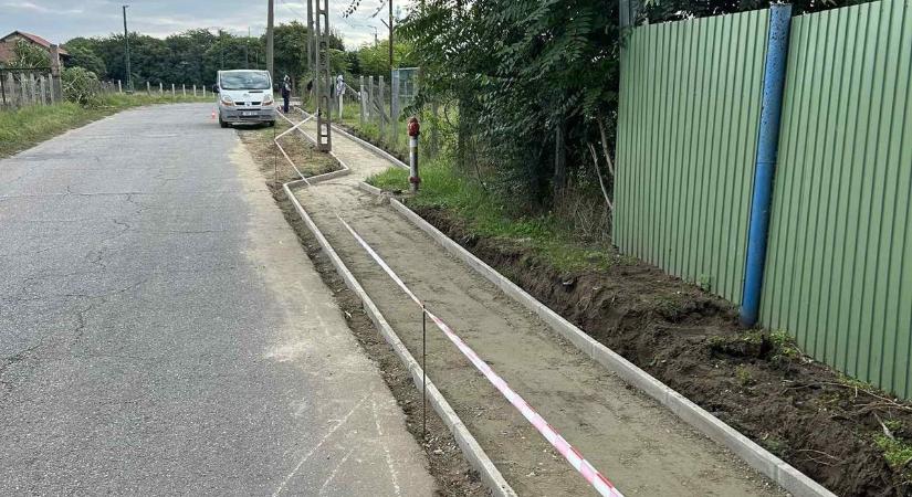 Újabb szakaszon folytatódik a járdaépítés a városban