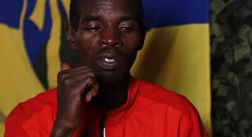 Elfogtak Ukrajnában egy orosz oldalon harcoló kenyai atlétát, aki azt állítja, hogy átverés áldozata lett