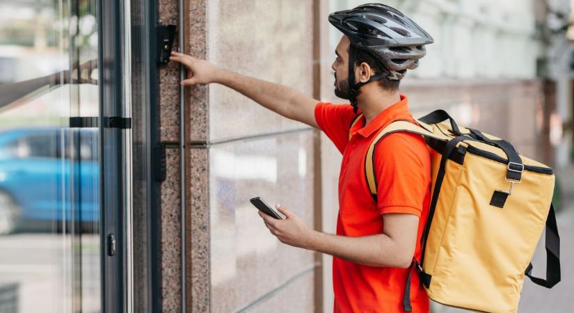 Botrány a kedvelt ételkiszállító cég körül – több száz milliós a bírság