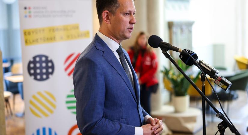 Fülöp Attila a gyerekvédelmi intézetek egyházakhoz kerüléséről: „Teljes hazugság”