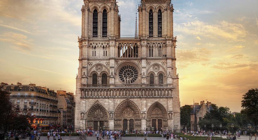 Megnyíltak a Notre-Dame tornyai