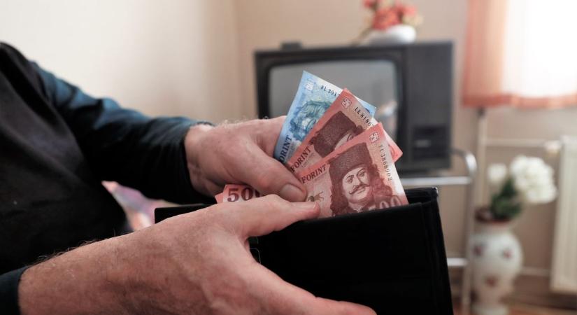 Visszamenőleg is jár a kiegészítő emelés