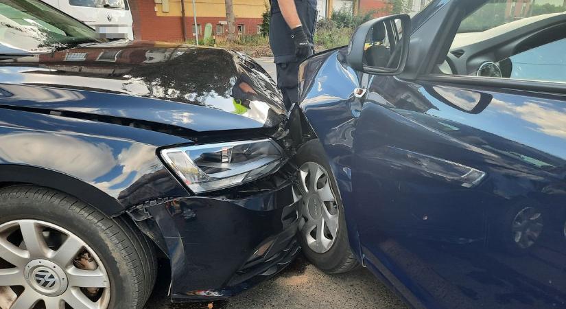 Káosz Szabolcsban – autókhoz, rollerhez és platóról leeső férfihoz rohantak a mentők!