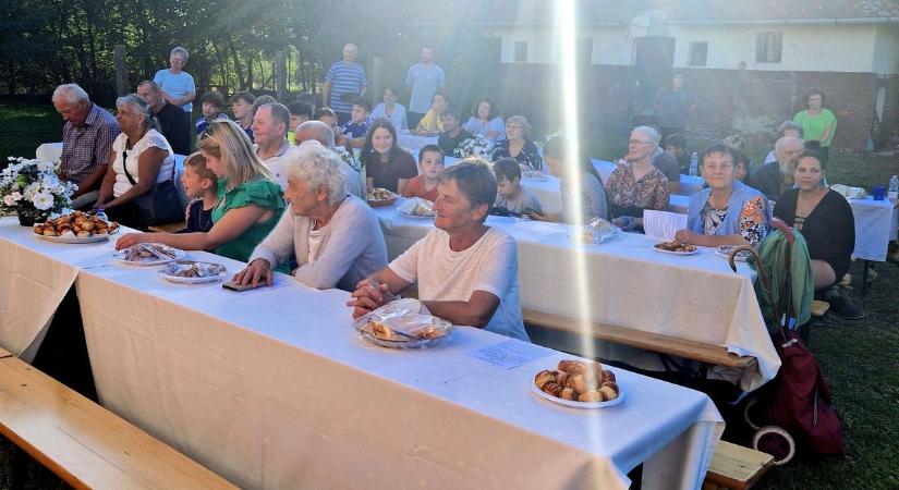 Őszköszöntőt rendeztek Domboson
