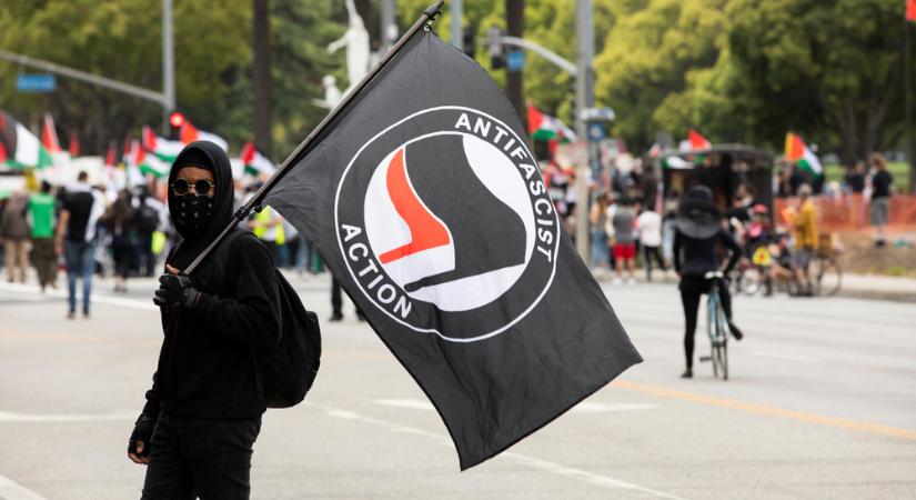 Hollandiában is terrorszervezetté nyilvánítanák az antifát