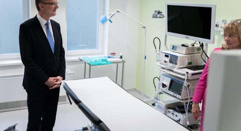 Magyar Péter csak terelni akar, a kórházakban ott van minden, ami szükséges