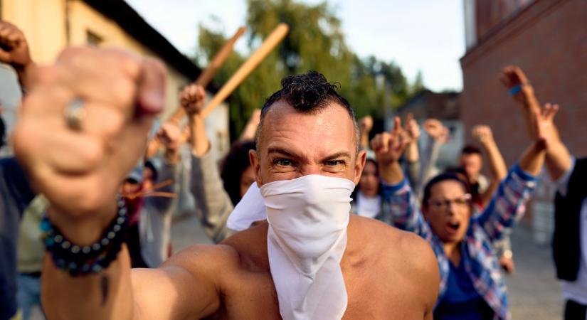 Globál - Nógrádi György szerint elszabadult a pokol: lángokban álló Európa a polgárháború küszöbén  videó