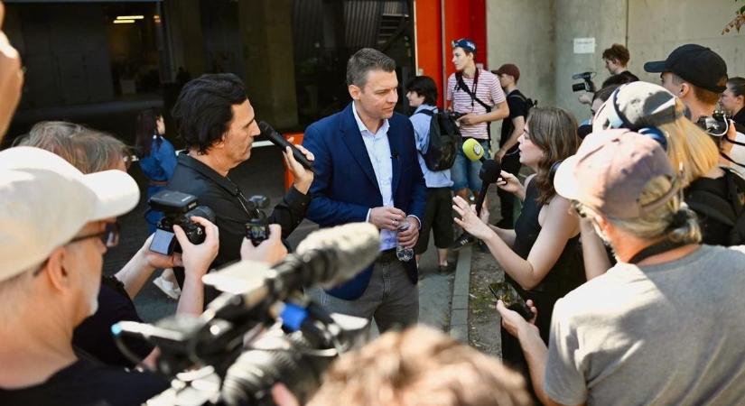 Durva állításokat fogalmazott meg Menczer Tamás a sportarénában