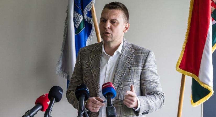 Kemény kijelentésekkel állt elő Menczer Tamás a sportarénában