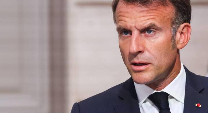 Rágalmazásért perelt be egy influenszert Emmanuel Macron: terhesfotók kerülhetnek elő