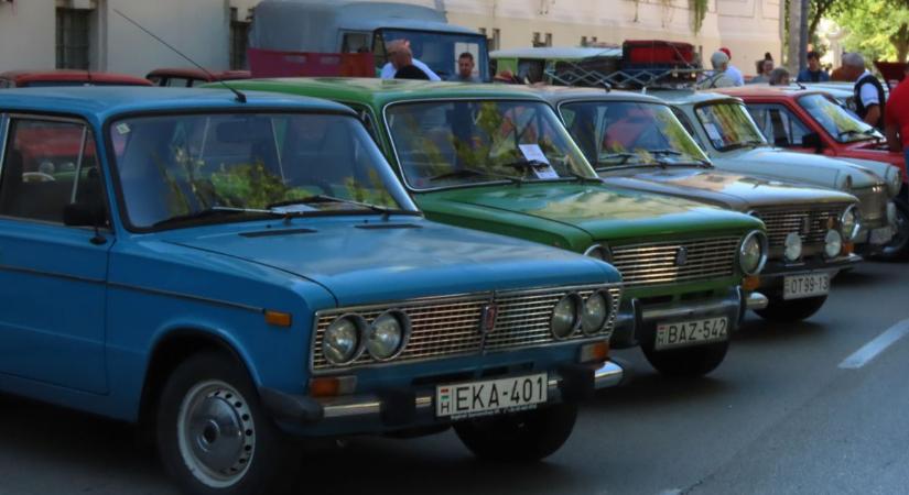 Trabant, Ladák, farmotoros busz – mindenki erről a veteránjármű találkozóról beszél – galériával, videóval