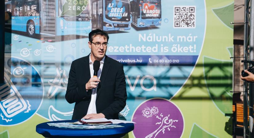 Bemutatkoztak Budapest új, csodás buszai