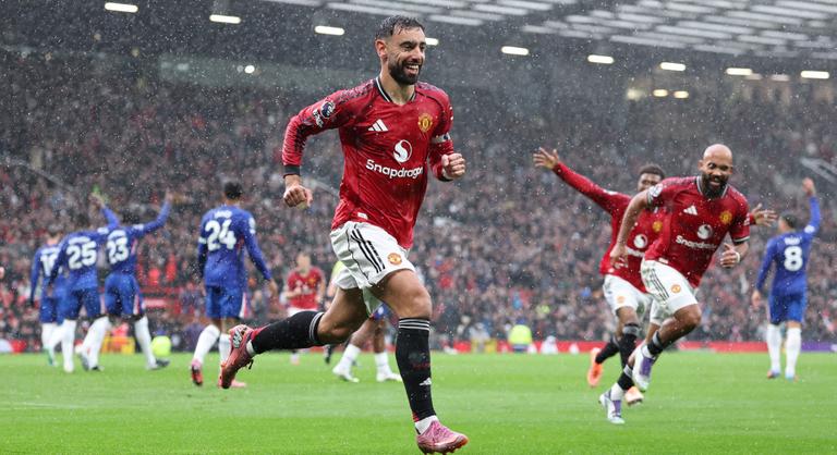 Szakadó eső és két piros lap: a Manchester United legyőzte a Chelsea-t