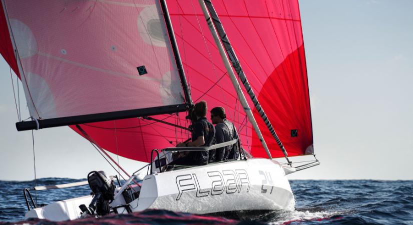 A világ tetején - Juhász György magyar tervezésű és gyártású hajóval győzött a Silverrudder - en
