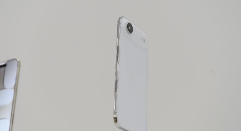 Egy volt Apple-alkalmazott keményen kritizálta az új iPhone Air-t