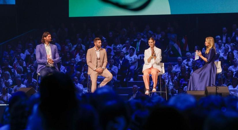 Fantasztikus sportolók idézték fel a sikereiket a DPK színpadán