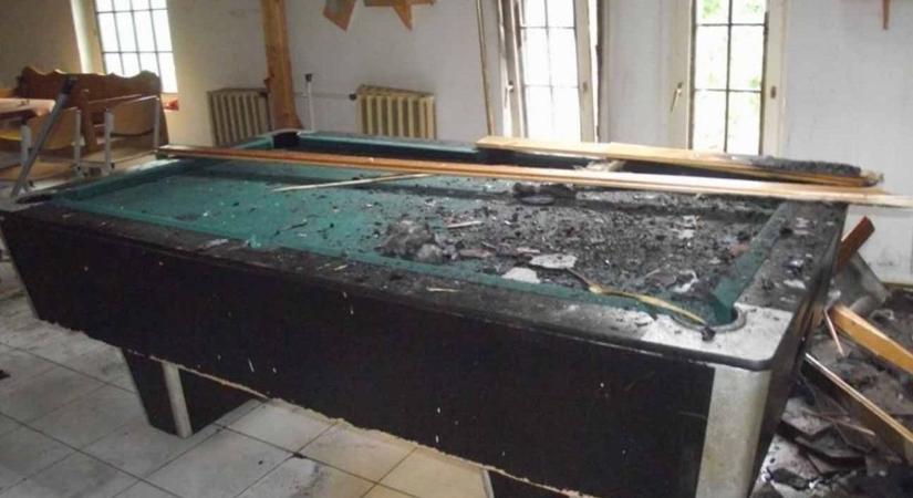 Leégett a makói söröző, de a romok hamar megteltek élettel – galériával