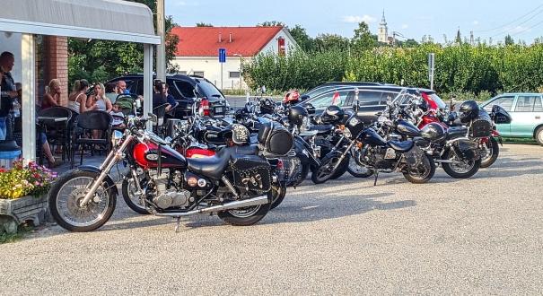 Folytatódik a hagyomány: motorokkal Magyarország legszebb tájain
