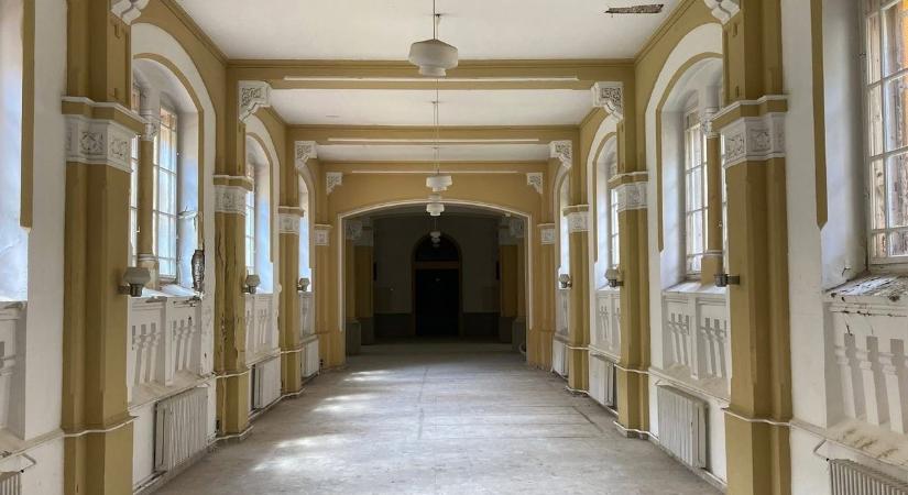 Így fest a pusztuló legendás elmegyógyintézet, az ország második legnagyobb épülete ( galéria)