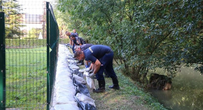 Összefogás a gátakon: így mentették meg Kisapostagot és Baracsot