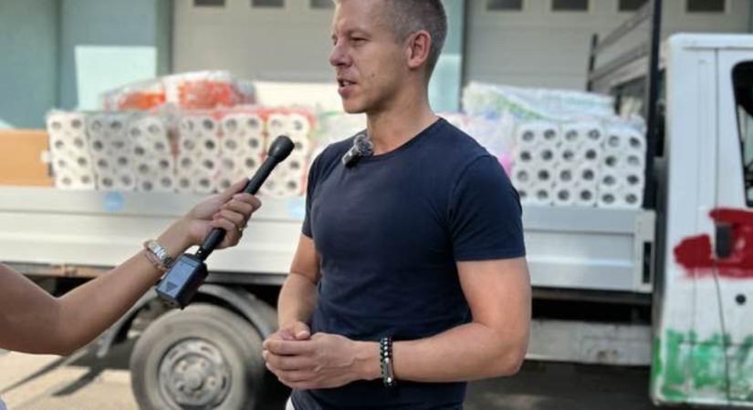 Budapesti és vidéki kórházakba vitt adományokat a Tisza Párt