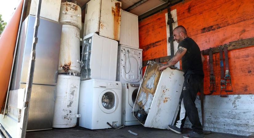 Gyűlt az elektronikai hulladék a vásártéren – galériával