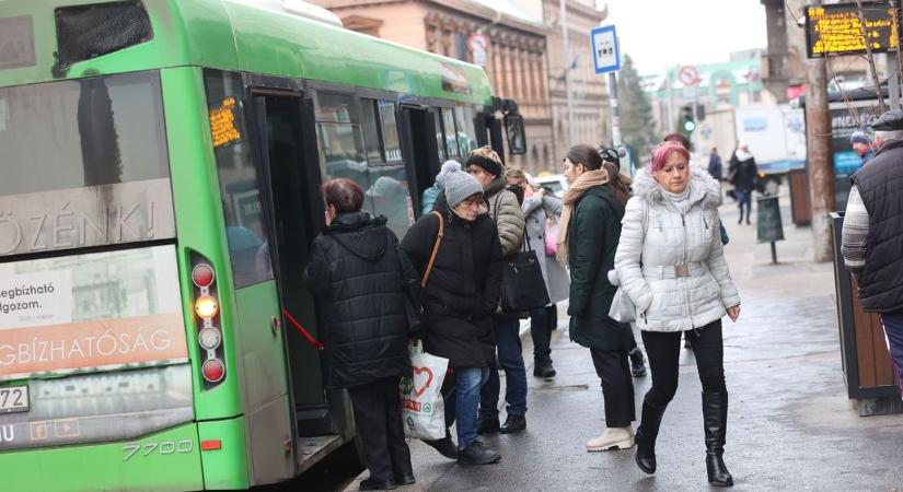 Életveszélyben a gyalogosok: ez a kabátszín ősszel láthatatlanná tesz az utakon