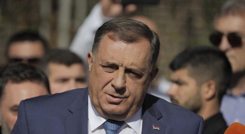 Milorad Dodik lemondott a boszniai Szerb Köztársaság elnöki jogköreiről