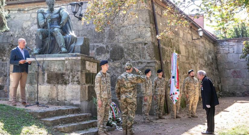 Székesfehérvár a hős kapitányára emlékezett (galéria)