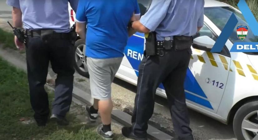 Drogtanyára csaptak le Kámban a rendőrök - videó