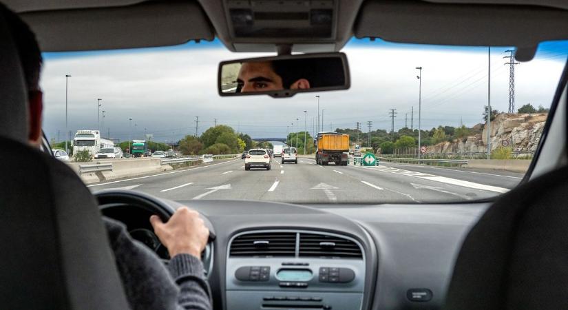 Tévedésben élnek az autósok: nincs szükség bizonyítékra, így is jár a bírság, ha ezt elköveti