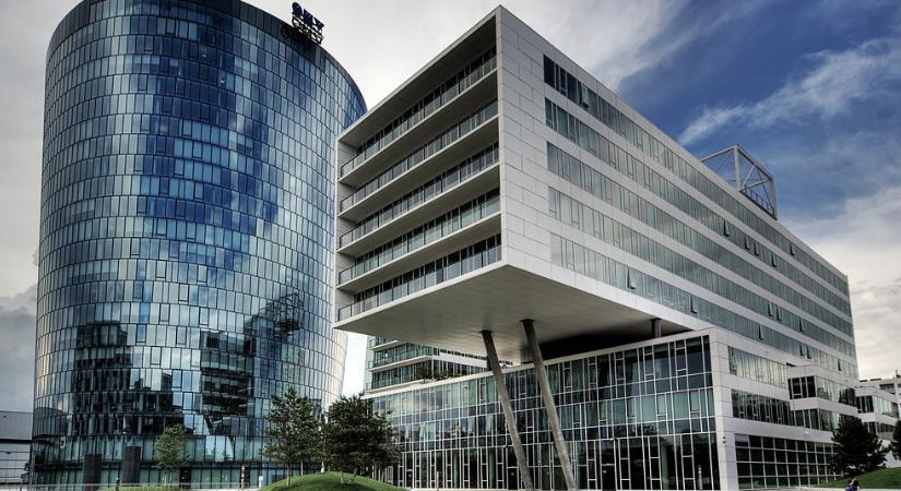 Elküldte az OMV a vezetőjét, aki Oroszországnak kémkedhetett