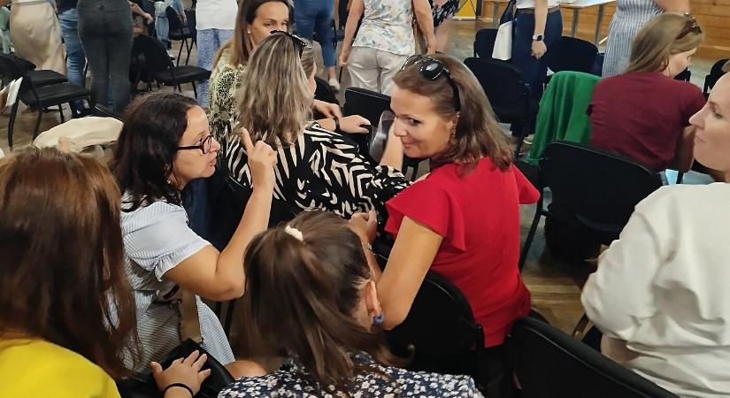 Vigyázat! Valódi élmények és igazi barátok helyett – itt a virtuális társ