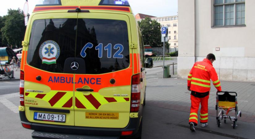 „Köszönöm, hogy visszahoztátok közénk az anyukámat” – megható köszönőlevelet kaptak a mentők