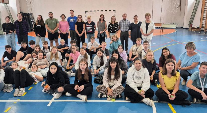 Beiskolázási roadshow a soponyai általános iskolában