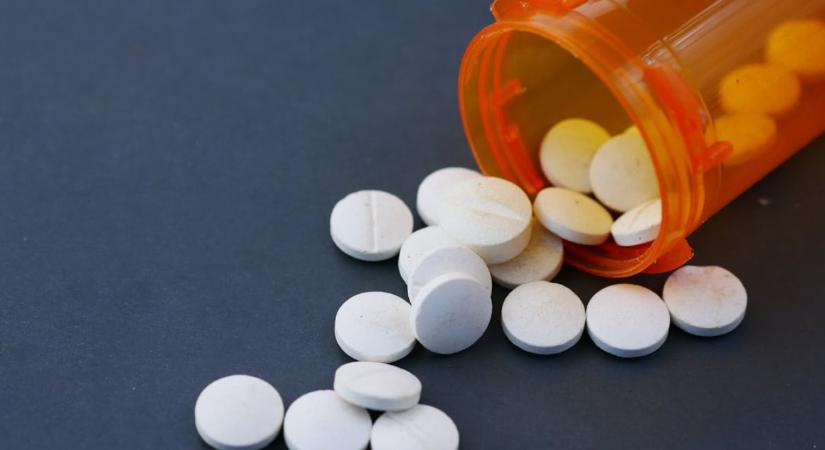 Az EU már betiltotta az ételekben – de miért van még mindig ott a gyógyszereinkben?