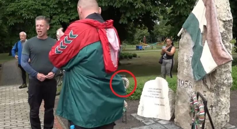 Újabb fotó: Ruszin-Szendi Romulusz fegyverrel jelenhetett meg gyerekek előtt