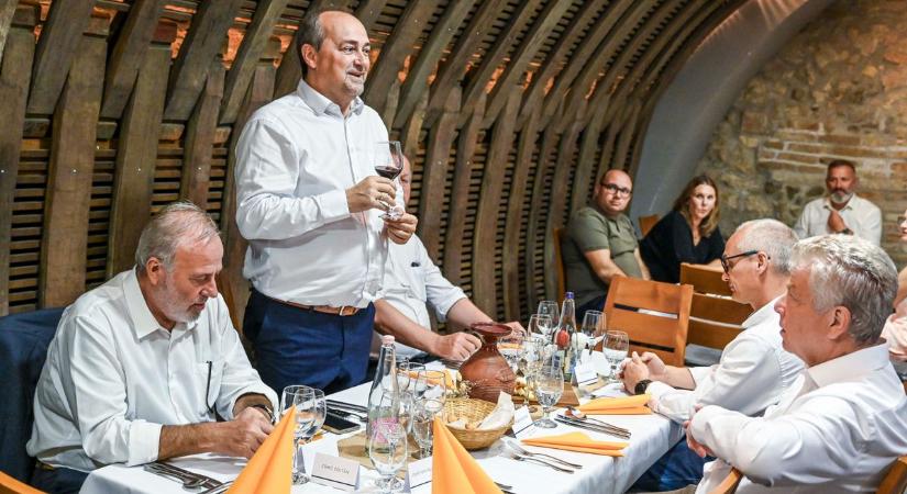 Szekszárd felkerült a világtérképre – sztárok és városok keresik a kapcsolatot (galéria)