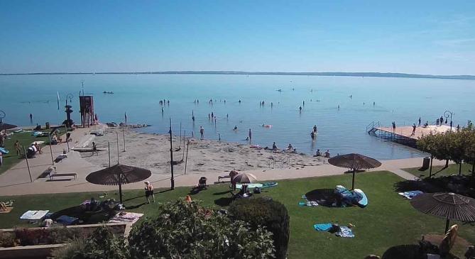 Még nagy a nyüzsgés a Balatonnál
