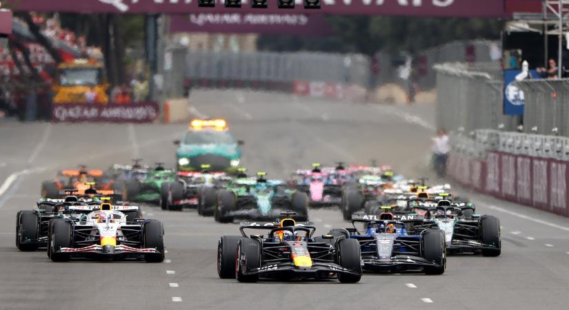 Kapaszkodik Max Verstappen
