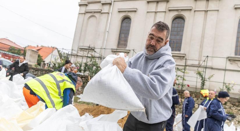Így tüntették el az árvíz nyomait a települések