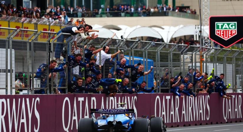 F1: Megvilágosodott Sainz az idei első dobogó után