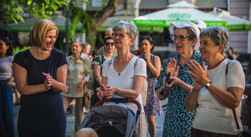 Eldőlt, ki kerülhet a közkedvelt debreceni zenekar élére