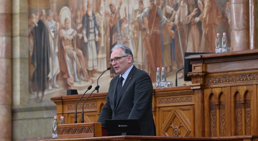 A DK fideszes pártkatonáknak tartja az AB korábbi elnökét, nem szavazza meg ombudsmannak Juhász Imrét