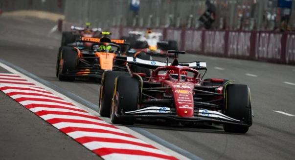 Leclerc bosszús, Hamilton bocsánatot kért