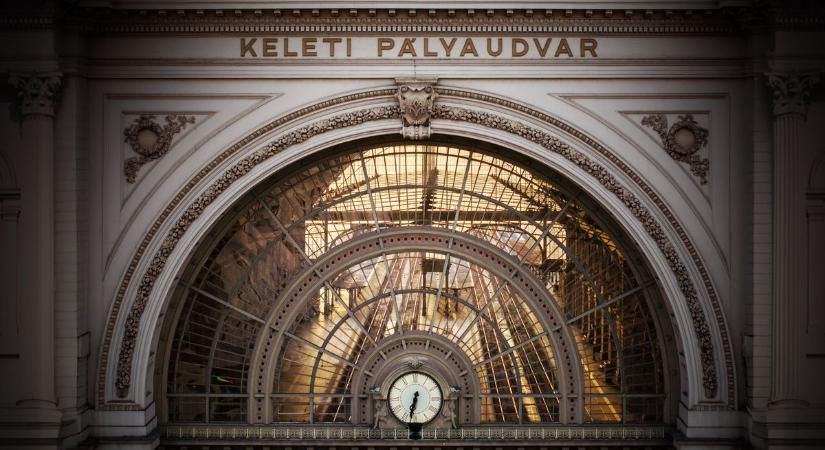 Újra megnyitotta kapuit a vasúti forgalom előtt a Keleti-pályaudvar