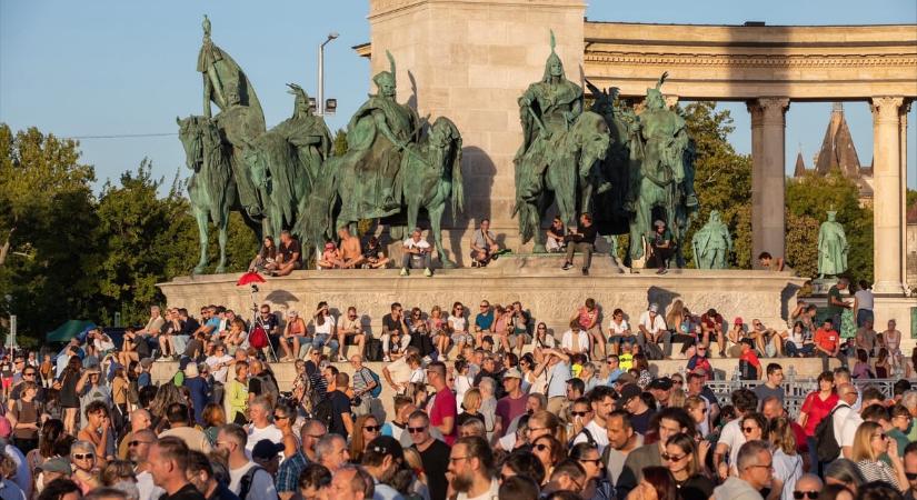 Élőben jelentkezünk a gyűlöletpolitika elleni tüntetésről