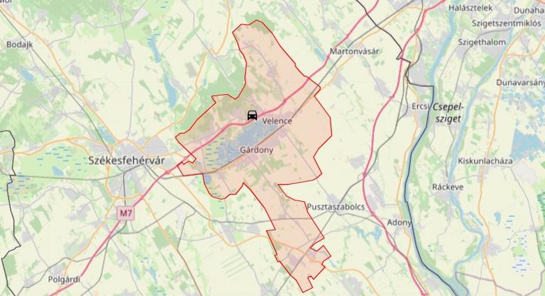 Hármas karambol az M7-esen, az M3-ason lasssulásra és torlódásra kell számítani