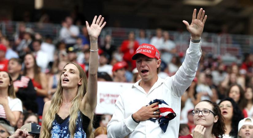 Donald Trump is ott lesz a Charlie Kirk emlékünnepségén, 100 ezres tömeget várnak Arizonába