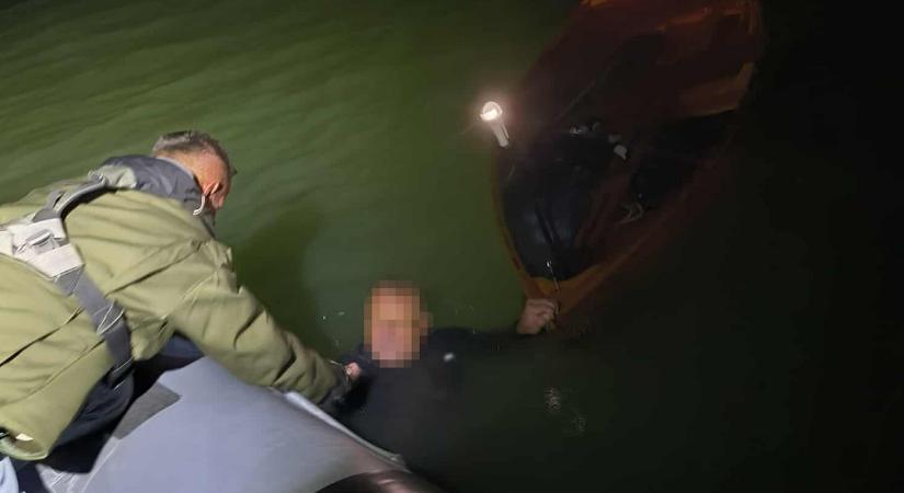 Három órán át sodródott a Balatonban egy férfi, miután horgászcsónakja felborult a vízben